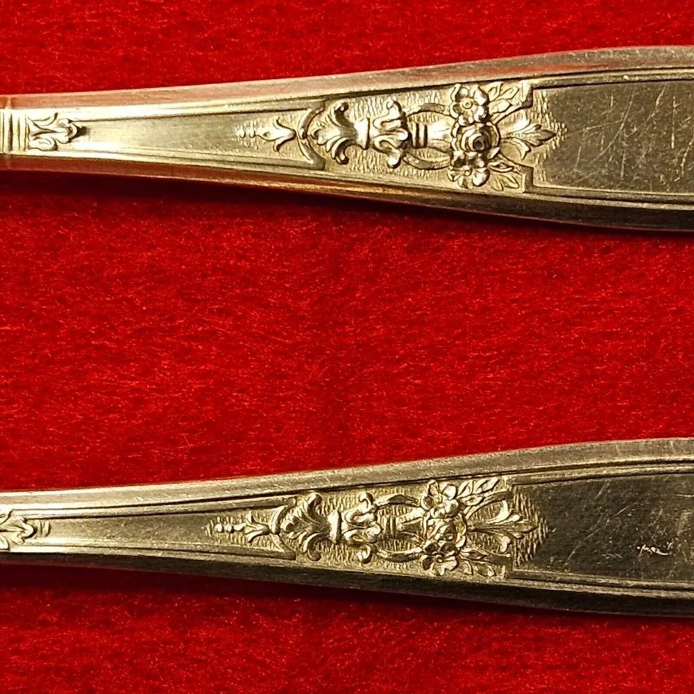 1847 Rogers Bros Silver-Plate Silverware Butter Knife & Sugar Shell‎